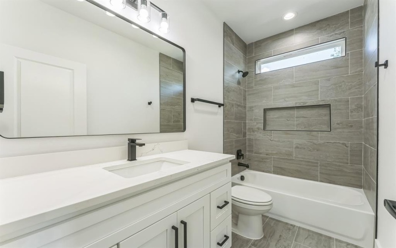 2327 Lawrence Street, Dallas, TX 75215, 4 Habitaciones Habitaciones , ,3 BañosBaños,Residential,En Venta,2327 Lawrence Street,20913024