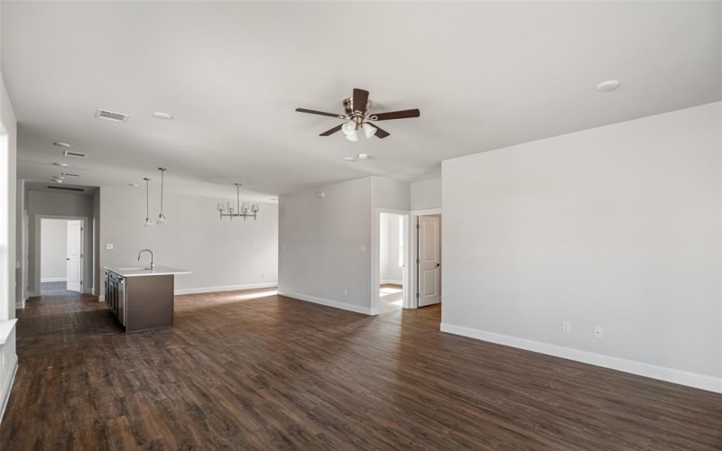 2215 Meteor Trail, Granbury, TX 76048, 3 Bedrooms Bedrooms, ,2 BathroomsBathrooms,Residential,For Sale,2215 Meteor Trail,20913081