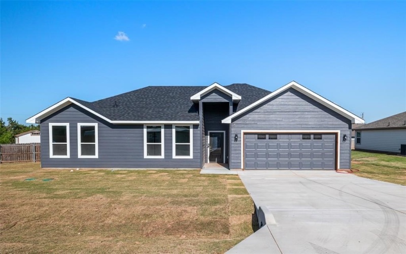 2215 Meteor Trail, Granbury, TX 76048, 3 Bedrooms Bedrooms, ,2 BathroomsBathrooms,Residential,For Sale,2215 Meteor Trail,20913081