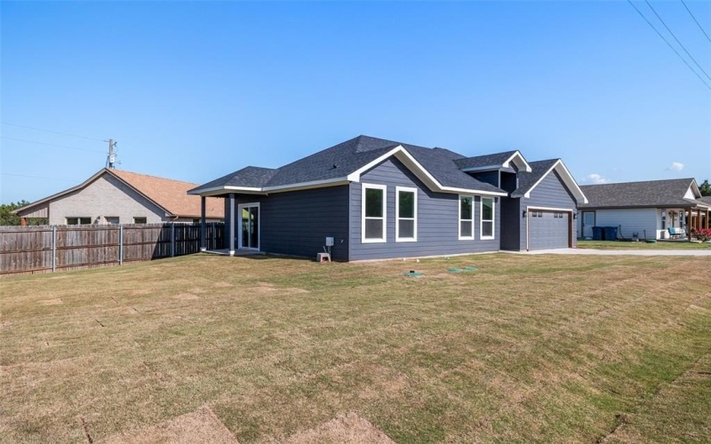 2215 Meteor Trail, Granbury, TX 76048, 3 Bedrooms Bedrooms, ,2 BathroomsBathrooms,Residential,For Sale,2215 Meteor Trail,20913081