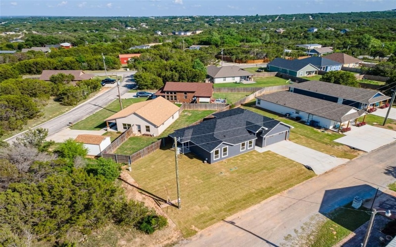 2215 Meteor Trail, Granbury, TX 76048, 3 Bedrooms Bedrooms, ,2 BathroomsBathrooms,Residential,For Sale,2215 Meteor Trail,20913081