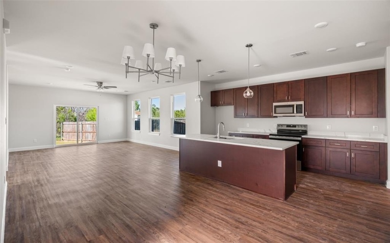 2215 Meteor Trail, Granbury, TX 76048, 3 Bedrooms Bedrooms, ,2 BathroomsBathrooms,Residential,For Sale,2215 Meteor Trail,20913081