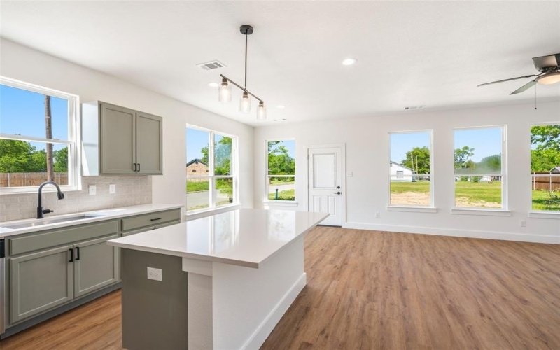 2514 College Street, Greenville, TX 75401, 3 Habitaciones Habitaciones , ,2 BañosBaños,Residential,En Venta,2514 College Street,20913443