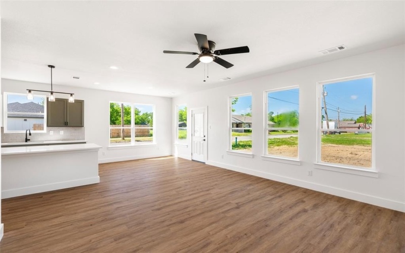 2514 College Street, Greenville, TX 75401, 3 Habitaciones Habitaciones , ,2 BañosBaños,Residential,En Venta,2514 College Street,20913443