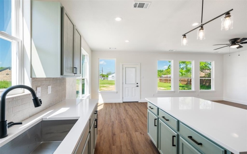 2514 College Street, Greenville, TX 75401, 3 Habitaciones Habitaciones , ,2 BañosBaños,Residential,En Venta,2514 College Street,20913443