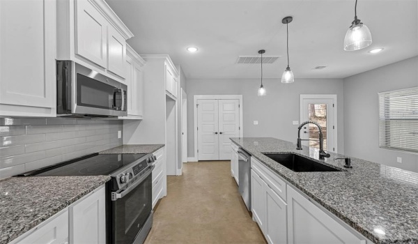 614 E Shepherd Street, Denison, TX 75021, 3 Bedrooms Bedrooms, ,2 BathroomsBathrooms,Residential Lease,For Rent,614 E Shepherd Street,20913673