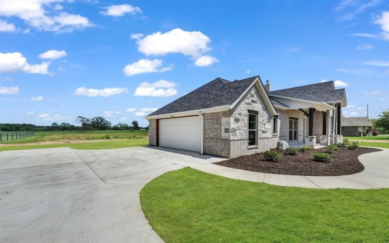 989 County Road 1304, Bridgeport, TX 76426, 4 Bedrooms Bedrooms, ,2 BathroomsBathrooms,Residential,For Sale,989 County Road 1304,20913679