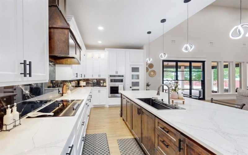 7401 Retta Mansfield Road, Mansfield, TX 76063, 18 Bedrooms Bedrooms, ,6 BathroomsBathrooms,Residential,For Sale,7401 Retta Mansfield Road,20913945