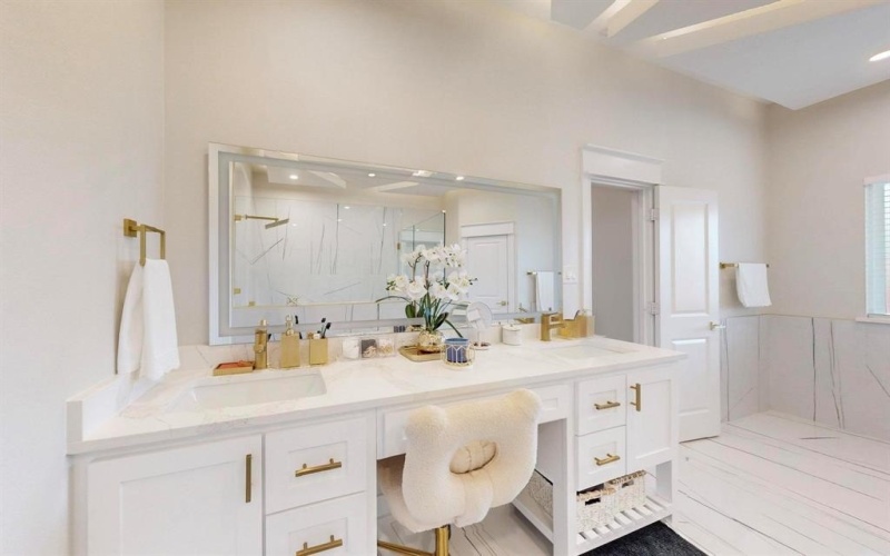 7401 Retta Mansfield Road, Mansfield, TX 76063, 18 Bedrooms Bedrooms, ,6 BathroomsBathrooms,Residential,For Sale,7401 Retta Mansfield Road,20913945