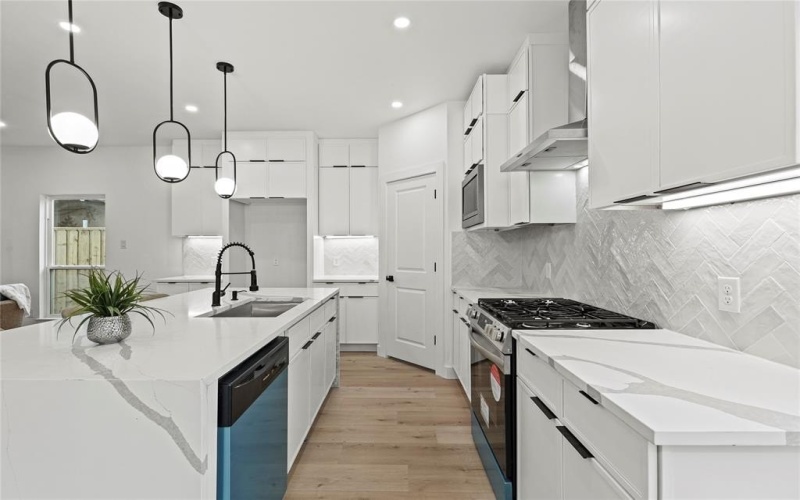 1343 Grant Street, Dallas, TX 75203, 4 Bedrooms Bedrooms, ,3 BathroomsBathrooms,Residential,For Sale,1343 Grant Street,20914049