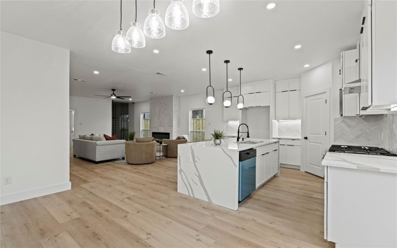 1343 Grant Street, Dallas, TX 75203, 4 Bedrooms Bedrooms, ,3 BathroomsBathrooms,Residential,For Sale,1343 Grant Street,20914049