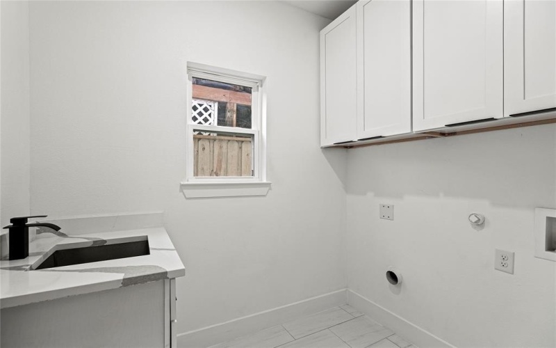 1343 Grant Street, Dallas, TX 75203, 4 Bedrooms Bedrooms, ,3 BathroomsBathrooms,Residential,For Sale,1343 Grant Street,20914049