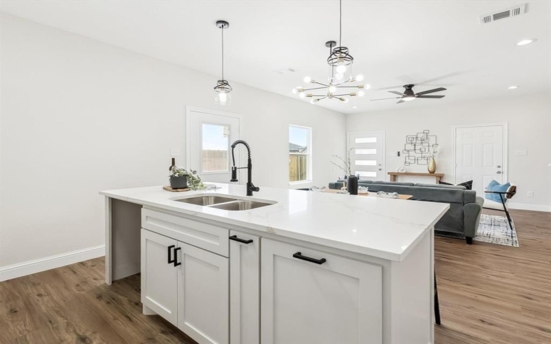 8008 & 8010 W Elizabeth Lane, Fort Worth, TX 76116, 8 Bedrooms Bedrooms, ,5 BathroomsBathrooms,Residential Multi Family,For Sale,8008 & 8010 W Elizabeth Lane,20914392