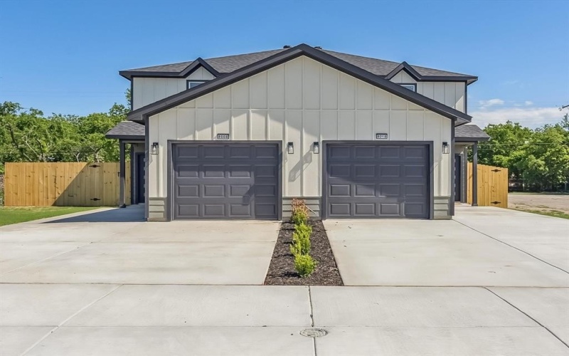 8008 & 8010 W Elizabeth Lane, Fort Worth, TX 76116, 8 Bedrooms Bedrooms, ,5 BathroomsBathrooms,Residential Multi Family,For Sale,8008 & 8010 W Elizabeth Lane,20914392