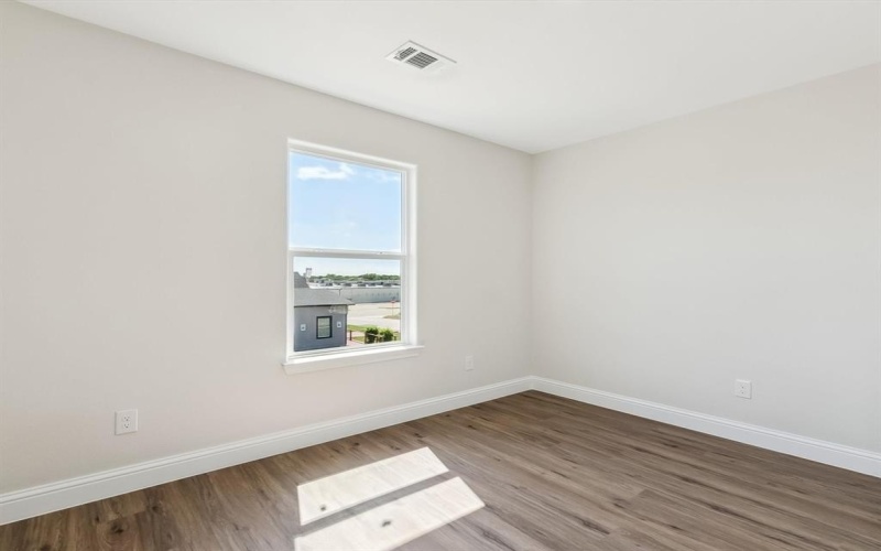8008 & 8010 W Elizabeth Lane, Fort Worth, TX 76116, 8 Bedrooms Bedrooms, ,5 BathroomsBathrooms,Residential Multi Family,For Sale,8008 & 8010 W Elizabeth Lane,20914392
