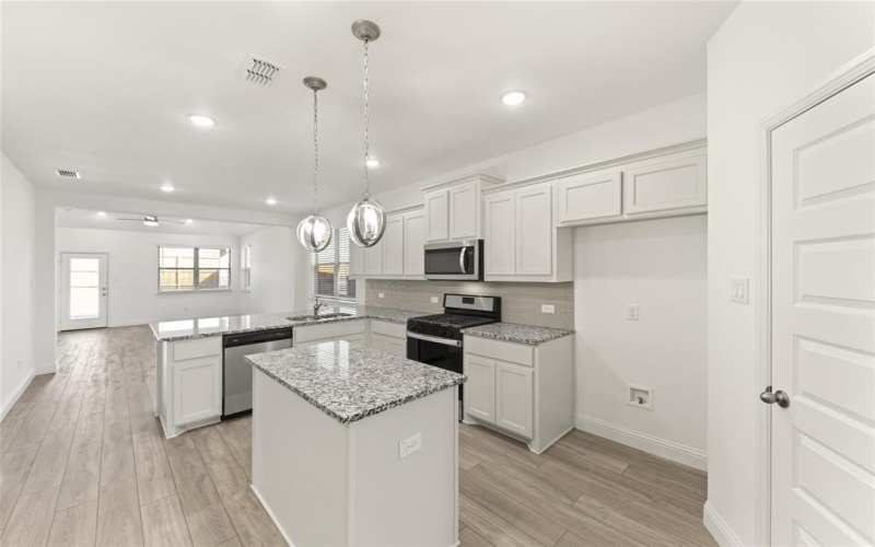 2244 Walden Pond Boulevard, Forney, TX 75126, 3 Bedrooms Bedrooms, ,2 BathroomsBathrooms,Residential,For Sale,2244 Walden Pond Boulevard,20916790