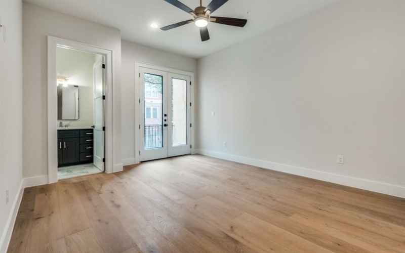 235 E Nash Street #118, Grapevine, TX 76051, 3 Habitaciones Habitaciones , ,3 BañosBaños,Residential,En Venta,235 E Nash Street,20915723
