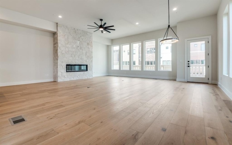 235 E Nash Street #118, Grapevine, TX 76051, 3 Habitaciones Habitaciones , ,3 BañosBaños,Residential,En Venta,235 E Nash Street,20915723
