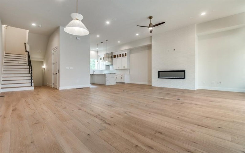 235 E Nash Street #118, Grapevine, TX 76051, 3 Habitaciones Habitaciones , ,3 BañosBaños,Residential,En Venta,235 E Nash Street,20915723