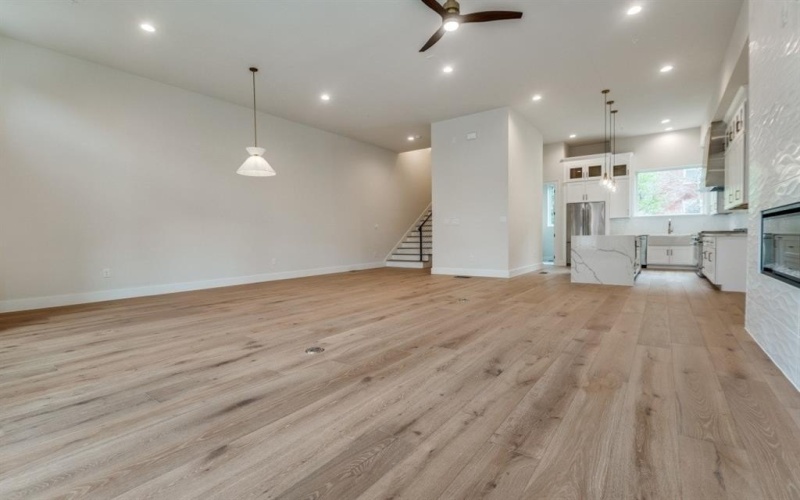 235 E Nash Street #118, Grapevine, TX 76051, 3 Habitaciones Habitaciones , ,3 BañosBaños,Residential,En Venta,235 E Nash Street,20915723