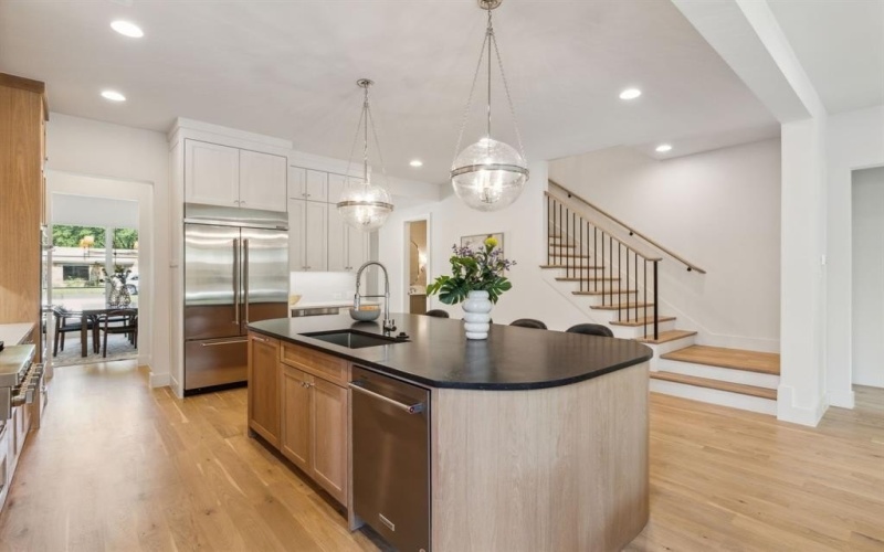 7611 Caillet Street, Dallas, TX 75209, 4 Bedrooms Bedrooms, ,5 BathroomsBathrooms,Residential,For Sale,7611 Caillet Street,20915850