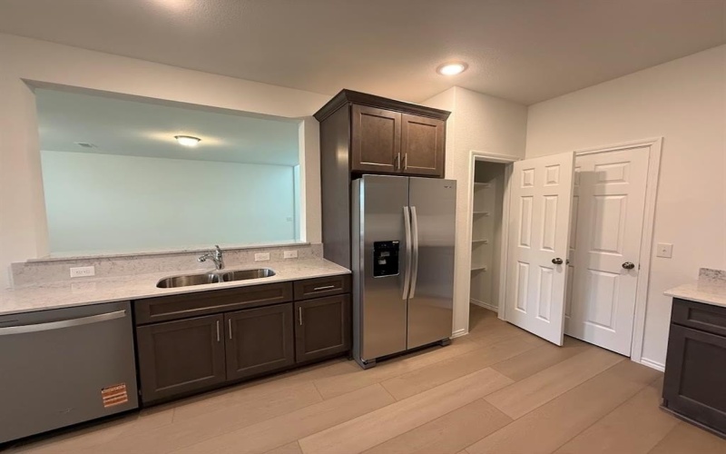 2400 Castlebar Drive, Lowry Crossing, TX 75407, 4 Habitaciones Habitaciones , ,2 BañosBaños,Residential Lease,En Alquiler,2400 Castlebar Drive,20915855
