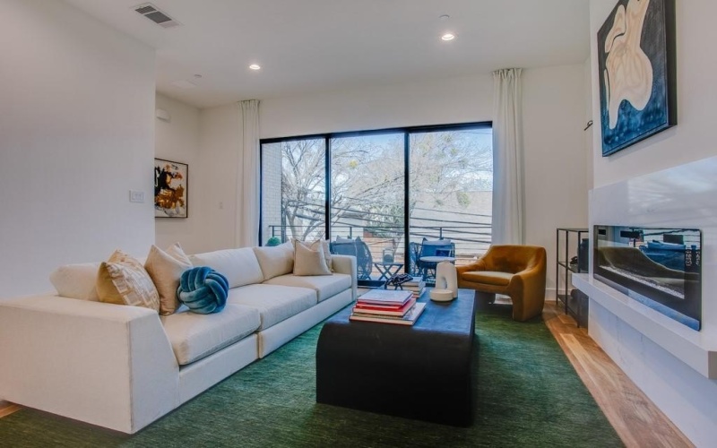 805 Pavillon Street #108, Dallas, TX 75204, 3 Bedrooms Bedrooms, ,3 BathroomsBathrooms,Residential,For Sale,805 Pavillon Street,20915891