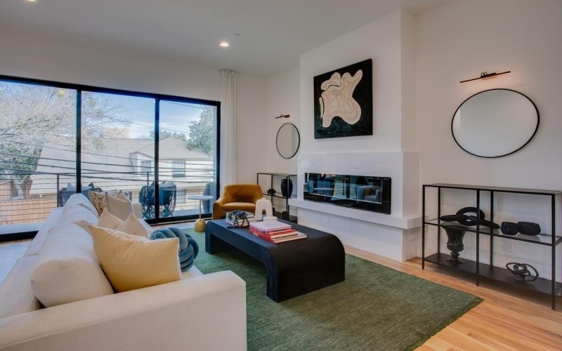 805 Pavillon Street #108, Dallas, TX 75204, 3 Bedrooms Bedrooms, ,3 BathroomsBathrooms,Residential,For Sale,805 Pavillon Street,20915891