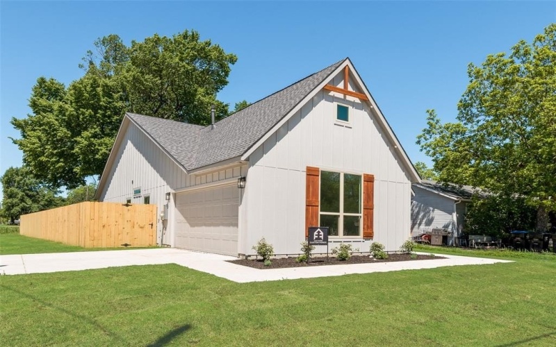 4300 Morrison Street, Greenville, TX 75401, 3 Bedrooms Bedrooms, ,2 BathroomsBathrooms,Residential,For Sale,4300 Morrison Street,20915917