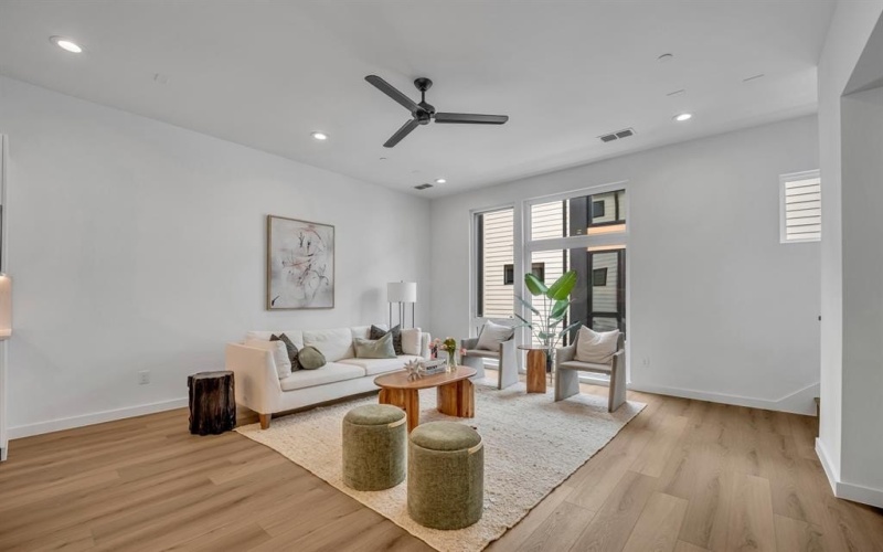 3612 N San Jacinto Avenue #106, Dallas, TX 75204, 2 Bedrooms Bedrooms, ,2 BathroomsBathrooms,Residential,For Sale,3612 N San Jacinto Avenue,20916144