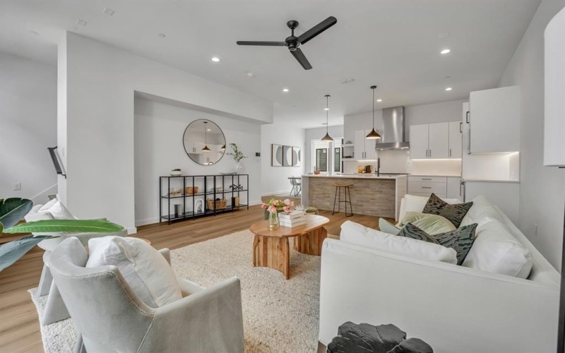 3612 N San Jacinto Avenue #106, Dallas, TX 75204, 2 Bedrooms Bedrooms, ,2 BathroomsBathrooms,Residential,For Sale,3612 N San Jacinto Avenue,20916144