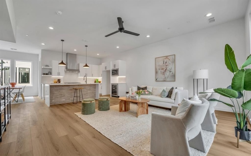 3612 N San Jacinto Avenue #106, Dallas, TX 75204, 2 Bedrooms Bedrooms, ,2 BathroomsBathrooms,Residential,For Sale,3612 N San Jacinto Avenue,20916144