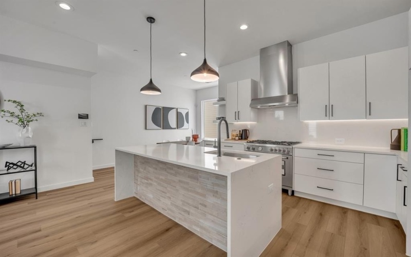 3612 N San Jacinto Avenue #106, Dallas, TX 75204, 2 Bedrooms Bedrooms, ,2 BathroomsBathrooms,Residential,For Sale,3612 N San Jacinto Avenue,20916144