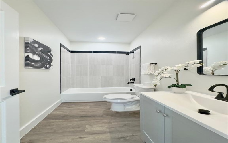 3524 Carl Street, Dallas, TX 75210, 4 Bedrooms Bedrooms, ,3 BathroomsBathrooms,Residential,For Sale,3524 Carl Street,20916612