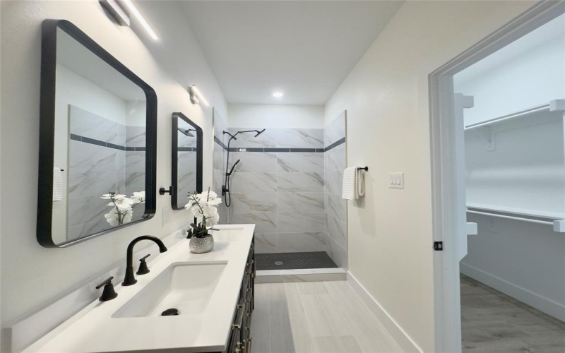 3524 Carl Street, Dallas, TX 75210, 4 Bedrooms Bedrooms, ,3 BathroomsBathrooms,Residential,For Sale,3524 Carl Street,20916612