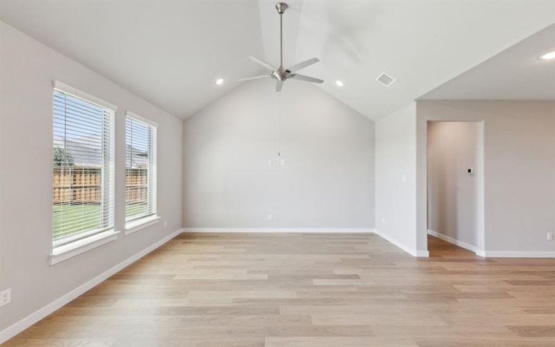 2208 Lone Star Lane, Seagoville, TX 75159, 5 Bedrooms Bedrooms, ,5 BathroomsBathrooms,Residential,For Sale,2208 Lone Star Lane,20916706