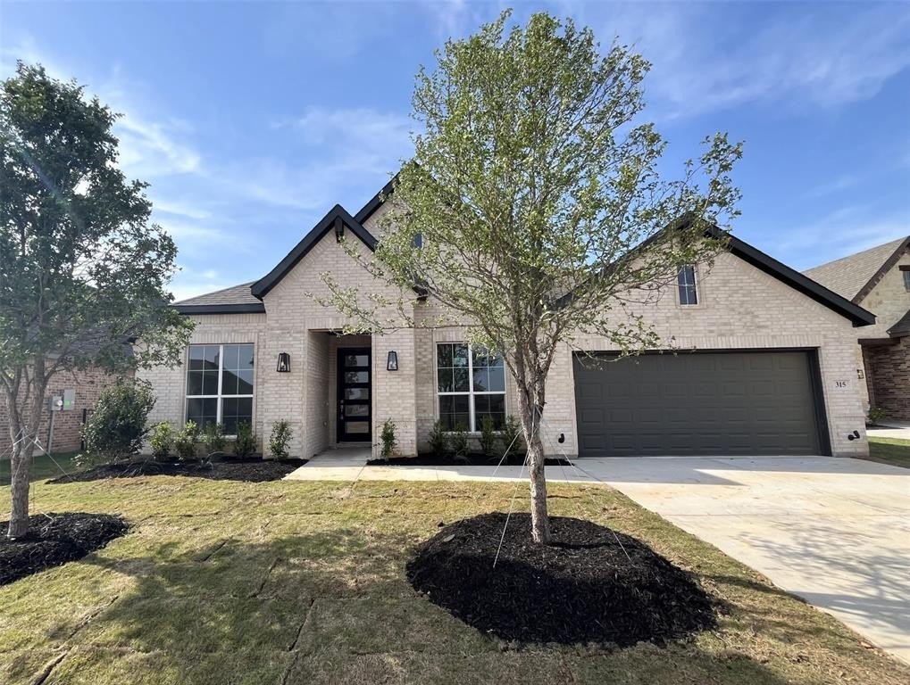 315 Bowrider Lane, Granbury, TX 76049, 4 Bedrooms Bedrooms, ,3 BathroomsBathrooms,Residential,For Sale,315 Bowrider Lane,20916726