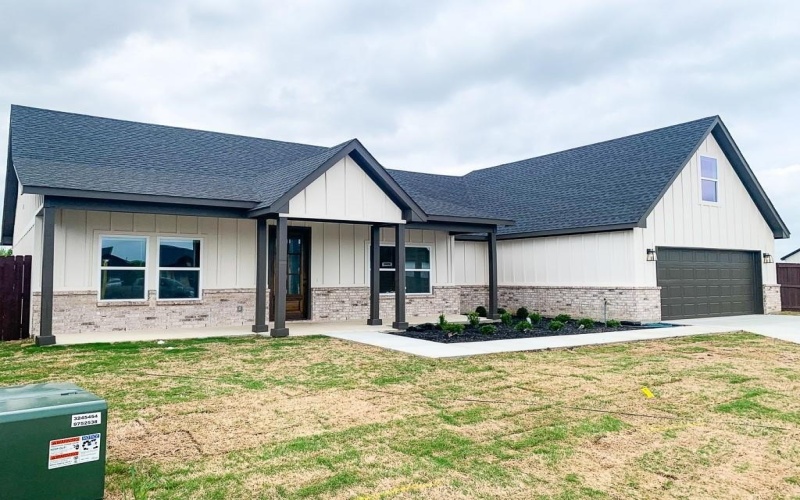 208 Bluff Court, Godley, TX 76044, 3 Habitaciones Habitaciones , ,3 BañosBaños,Residential,En Venta,208 Bluff Court,20918647