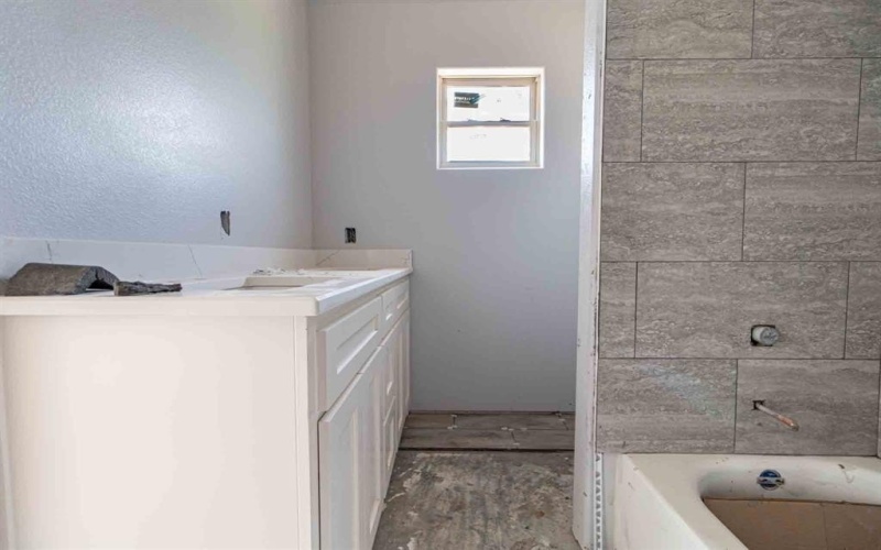 3406 Woodlake Drive, Granbury, TX 76048, 3 Bedrooms Bedrooms, ,2 BathroomsBathrooms,Residential,For Sale,3406 Woodlake Drive,20918730