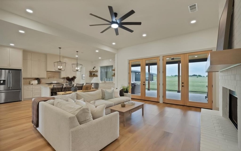 664 County Road 379, Decatur, TX 76234, 6 Habitaciones Habitaciones , ,5 BañosBaños,Residential,En Venta,664 County Road 379,20919228