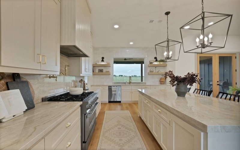 664 County Road 379, Decatur, TX 76234, 6 Habitaciones Habitaciones , ,5 BañosBaños,Residential,En Venta,664 County Road 379,20919228