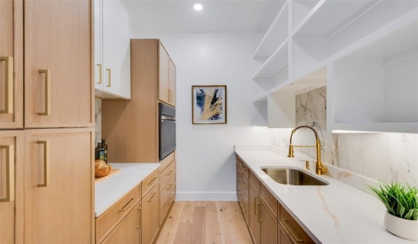 3447 Borger Street, Dallas, TX 75212, 5 Bedrooms Bedrooms, ,5 BathroomsBathrooms,Residential,For Sale,3447 Borger Street,20919428