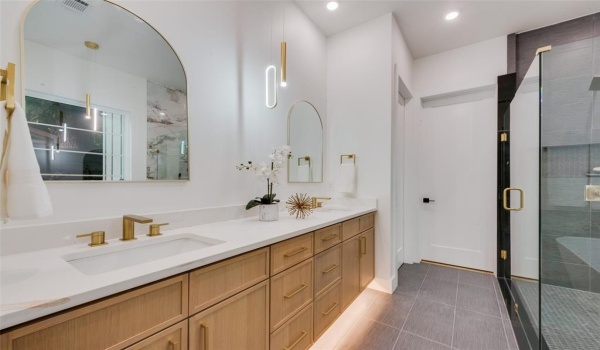 3447 Borger Street, Dallas, TX 75212, 5 Bedrooms Bedrooms, ,5 BathroomsBathrooms,Residential,For Sale,3447 Borger Street,20919428