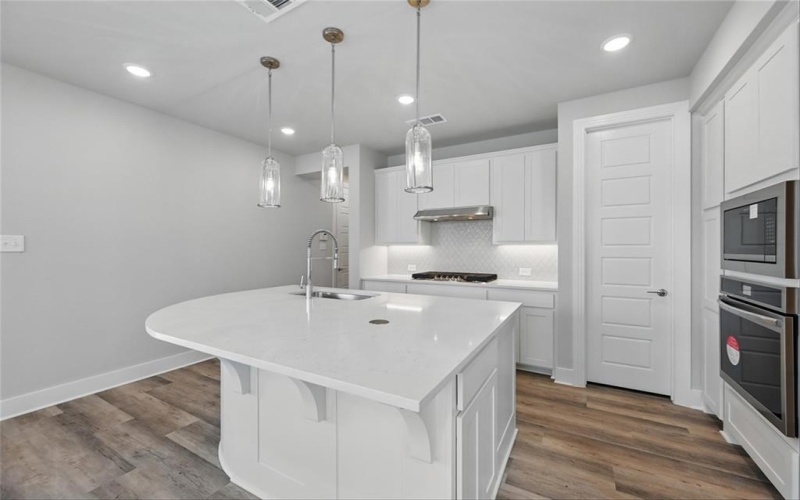 1000 Tulip Place, Crowley, TX 76036, 4 Bedrooms Bedrooms, ,3 BathroomsBathrooms,Residential,For Sale,1000 Tulip Place,20919467