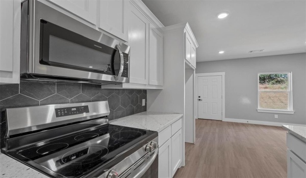 1331 W Crawford, Denison, TX 75020, 3 Bedrooms Bedrooms, ,2 BathroomsBathrooms,Residential,For Sale,1331 W Crawford,20919564