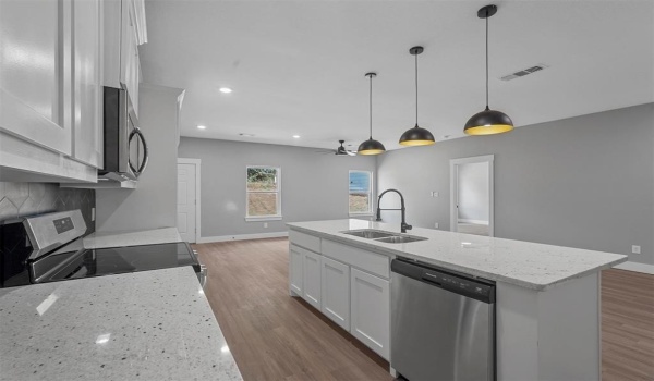 1331 W Crawford, Denison, TX 75020, 3 Bedrooms Bedrooms, ,2 BathroomsBathrooms,Residential,For Sale,1331 W Crawford,20919564