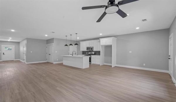 1331 W Crawford, Denison, TX 75020, 3 Bedrooms Bedrooms, ,2 BathroomsBathrooms,Residential,For Sale,1331 W Crawford,20919564