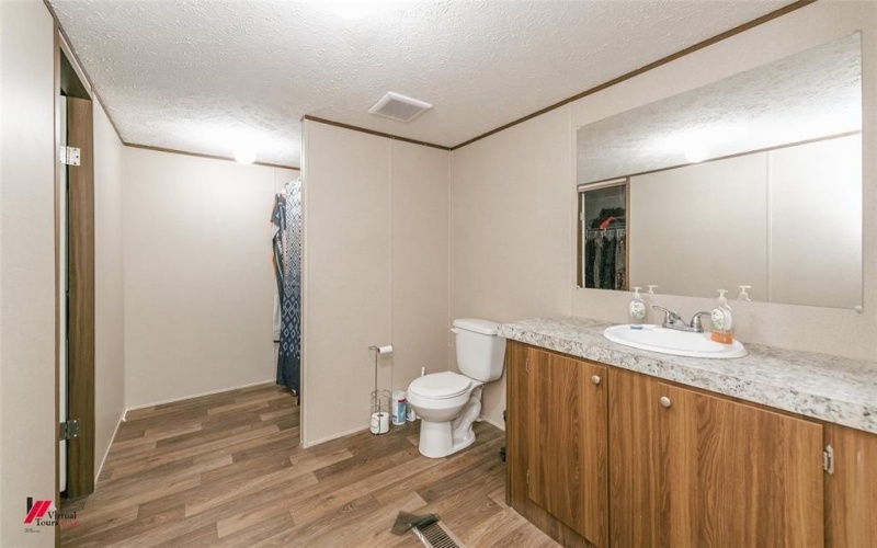 9500 Dayton Road, Mooringsport, LA 71060, 4 Bedrooms Bedrooms, ,2 BathroomsBathrooms,Residential,For Sale,9500 Dayton Road,20919752