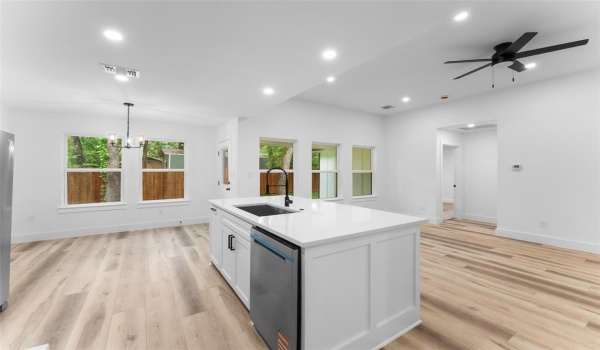 134 Skylark Drive, Mabank, TX 75156, 3 Bedrooms Bedrooms, ,2 BathroomsBathrooms,Residential,For Sale,134 Skylark Drive,20922263