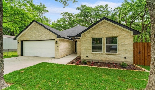 134 Skylark Drive, Mabank, TX 75156, 3 Bedrooms Bedrooms, ,2 BathroomsBathrooms,Residential,For Sale,134 Skylark Drive,20922263